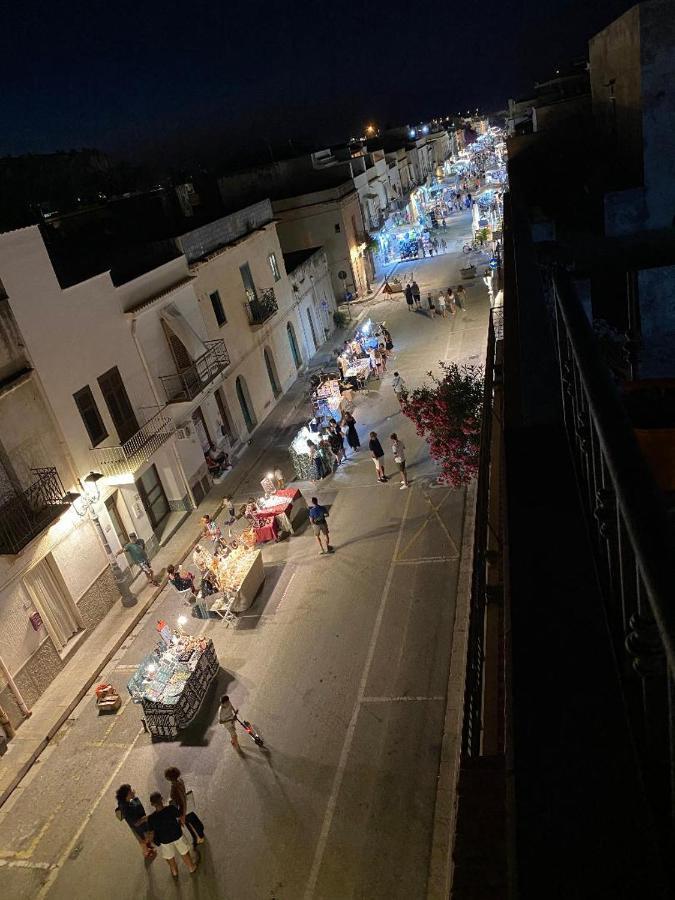 Apartment With Terraces And Private Jacuzzi - San Vito 400M From Beach Сан Вито ло Капо Екстериор снимка