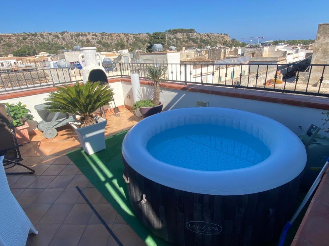 Apartment With Terraces And Private Jacuzzi - San Vito 400M From Beach Сан Вито ло Капо Екстериор снимка